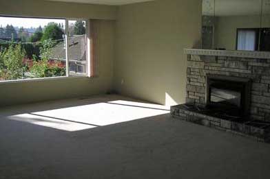 Canadian living room before renovation.